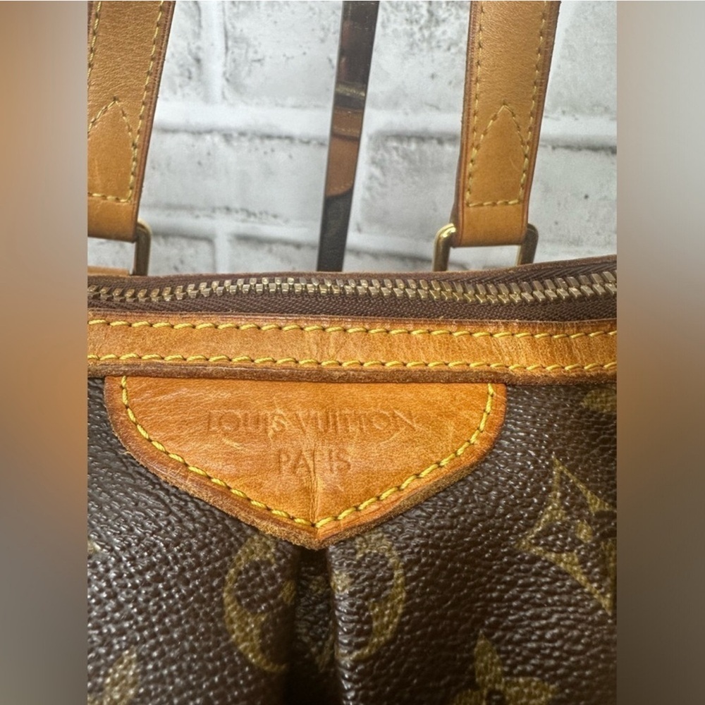 Louis Vuitton Monogram Canvas Palermo PM zip-top closure, detachable strap. - Picture 4 of 12